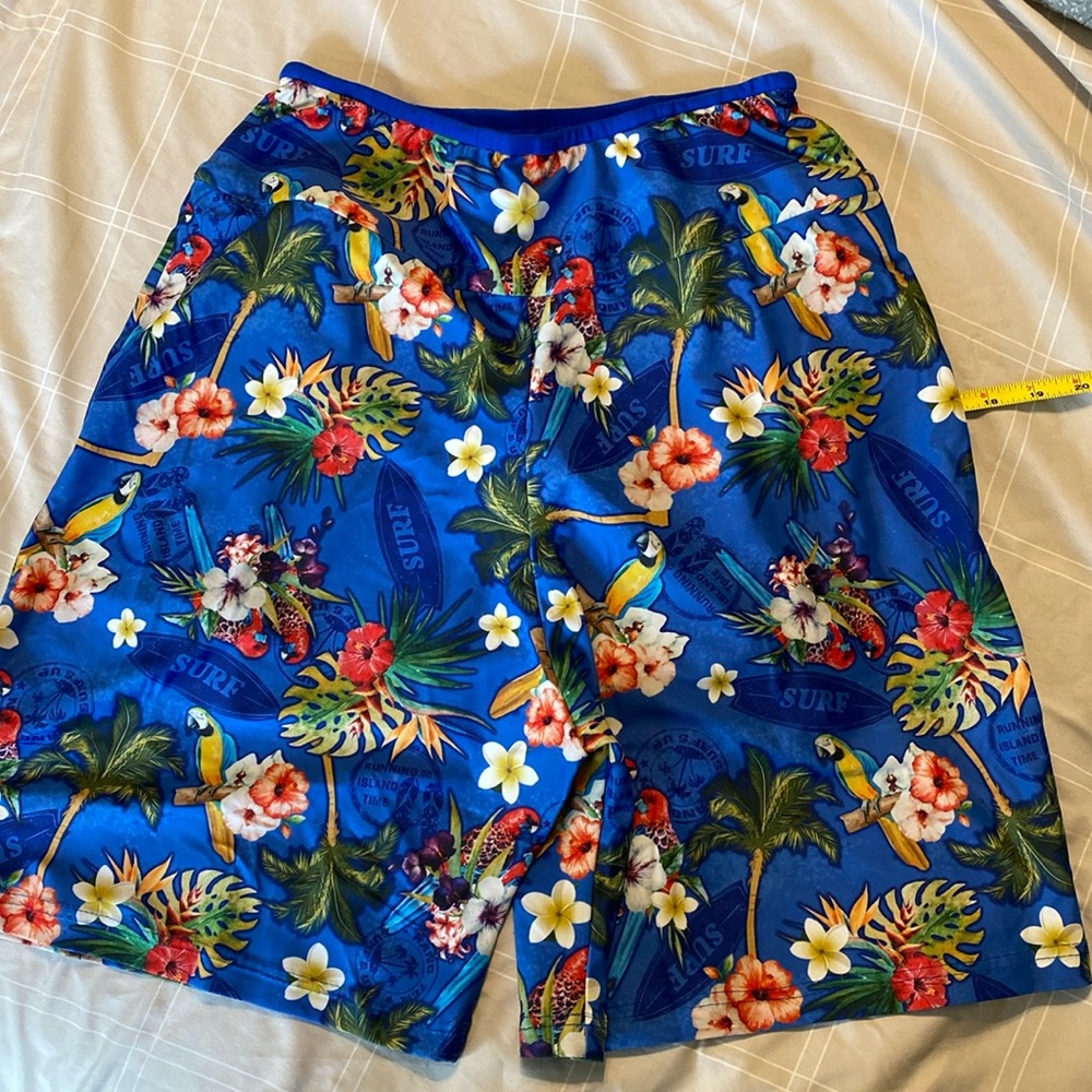 Tropical Pattern Men’s Running Shorts with Pockets on Inner Liner